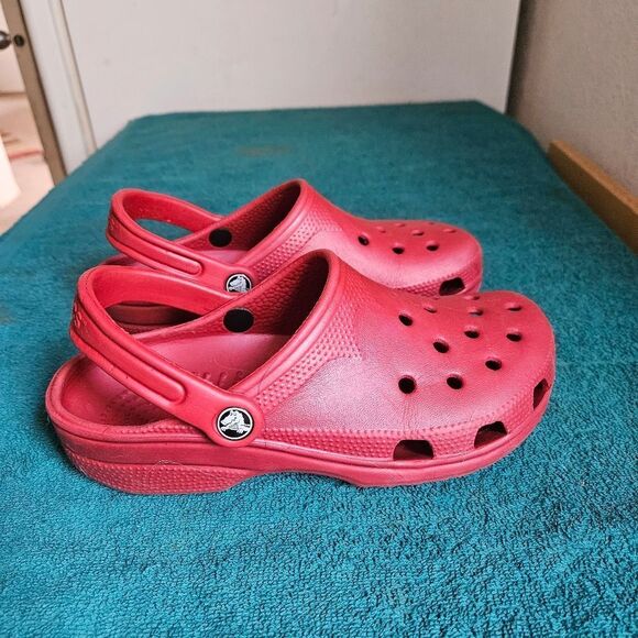 Crocs Classic Clogs Red, Made In Canada Crocs - Picture 1 of 10
